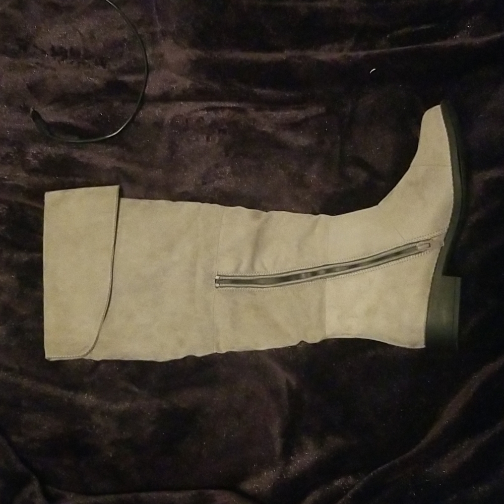 Knee high boots, grey
